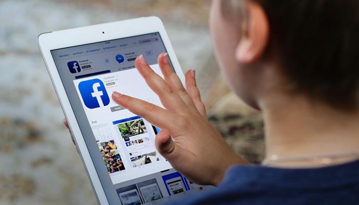 How to Teach Kids to Be Smart About Social Media?