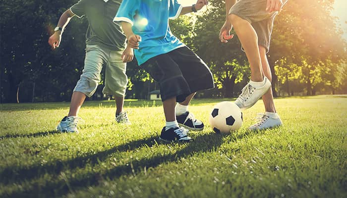 5 Ways School Kids Benefit from Playing Sports